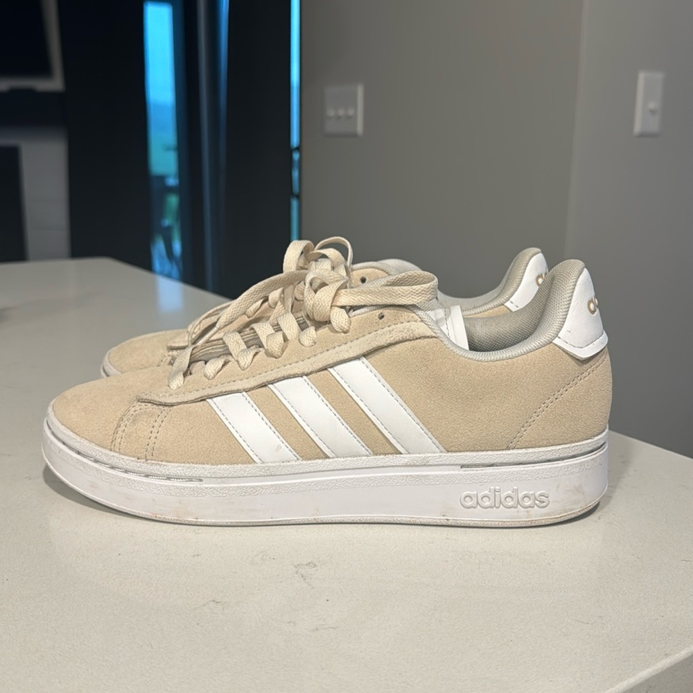 Adidas cloud foam comfort